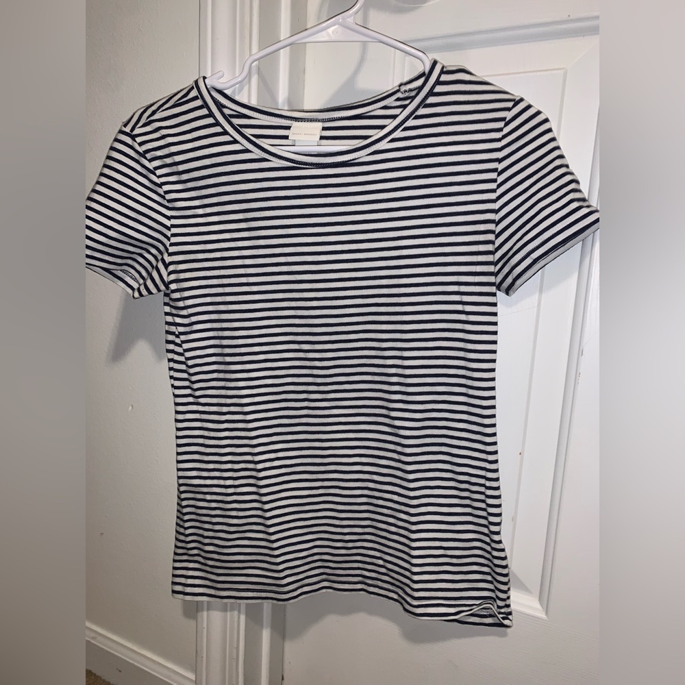 Size small H&M shirt
